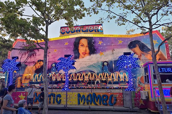 银娱优越会717照明的娱光灯用在西班牙游乐设备展示