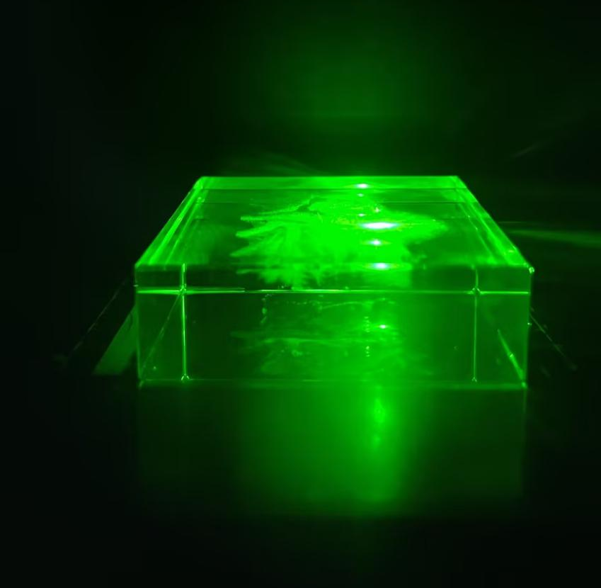 微片激光器在玻璃内雕中的应用